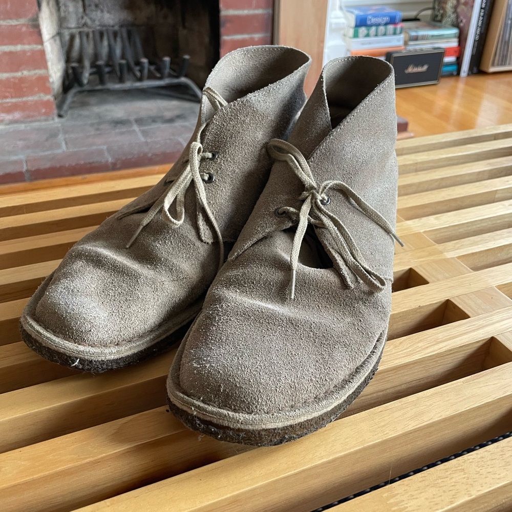 Clarks Desert Boots, tan suede
